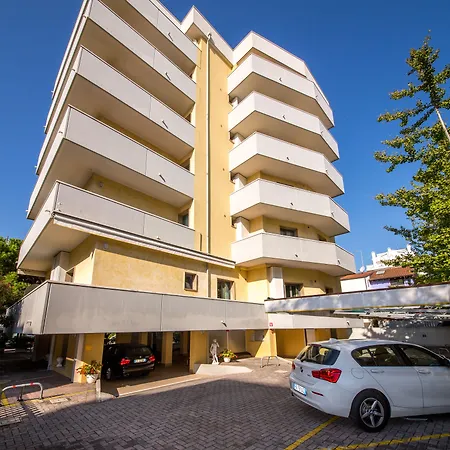 Apartahotel California 4*