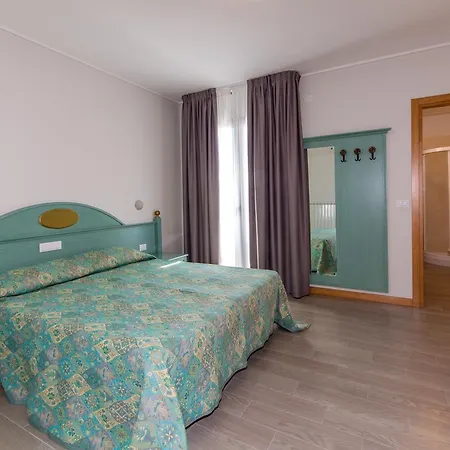 Aparthotel California *