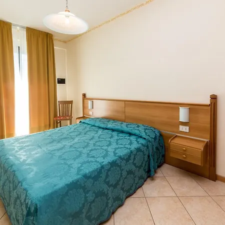Aparthotel California *