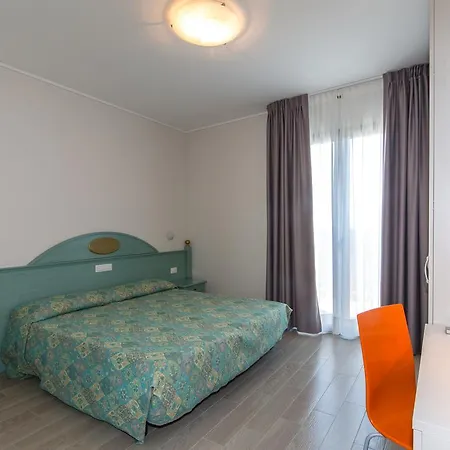 Apartahotel California 4*