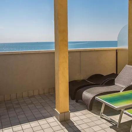 Aparthotel California *