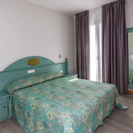 Apartahotel California 4*