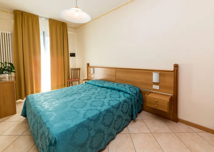 California Apartmanhotel 4*